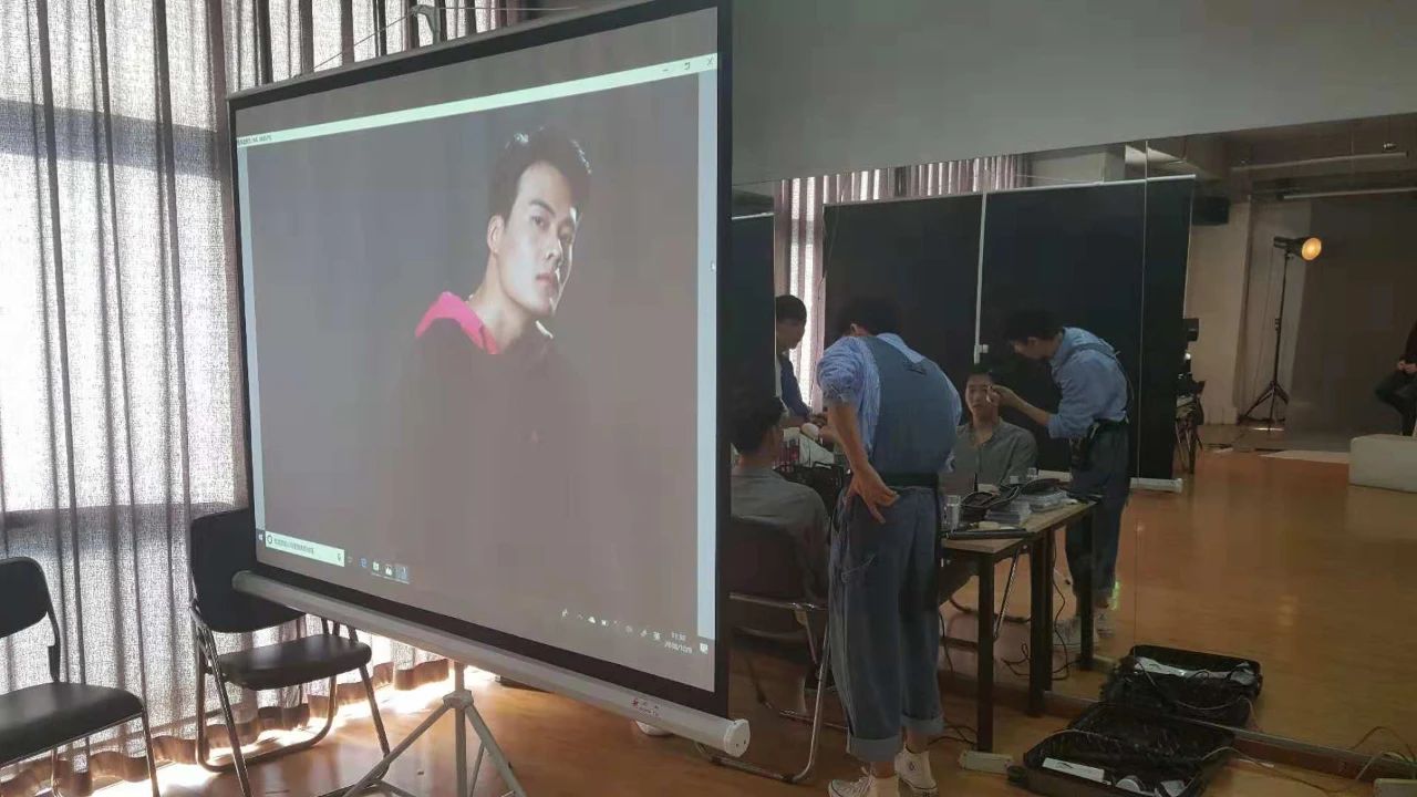 北京新时代模特学校摄影课室 北京新时代模特学校摄影课室